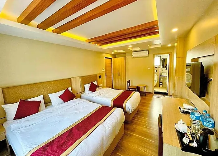 Aerocity 4*