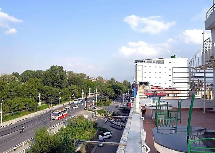 Aerocity 4*