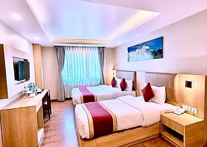 Aerocity 4*